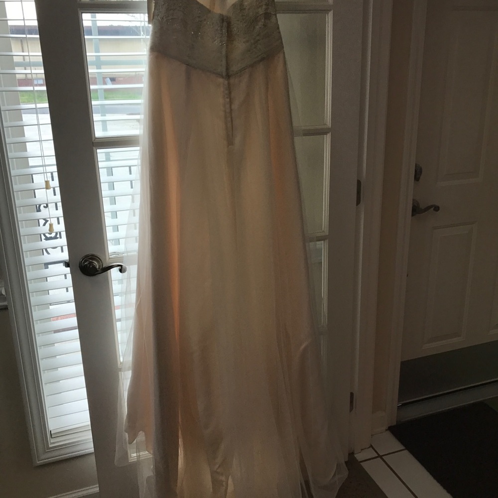 Beautiful Summer Wedding Dress! Size 16W. - Picture 2 of 13